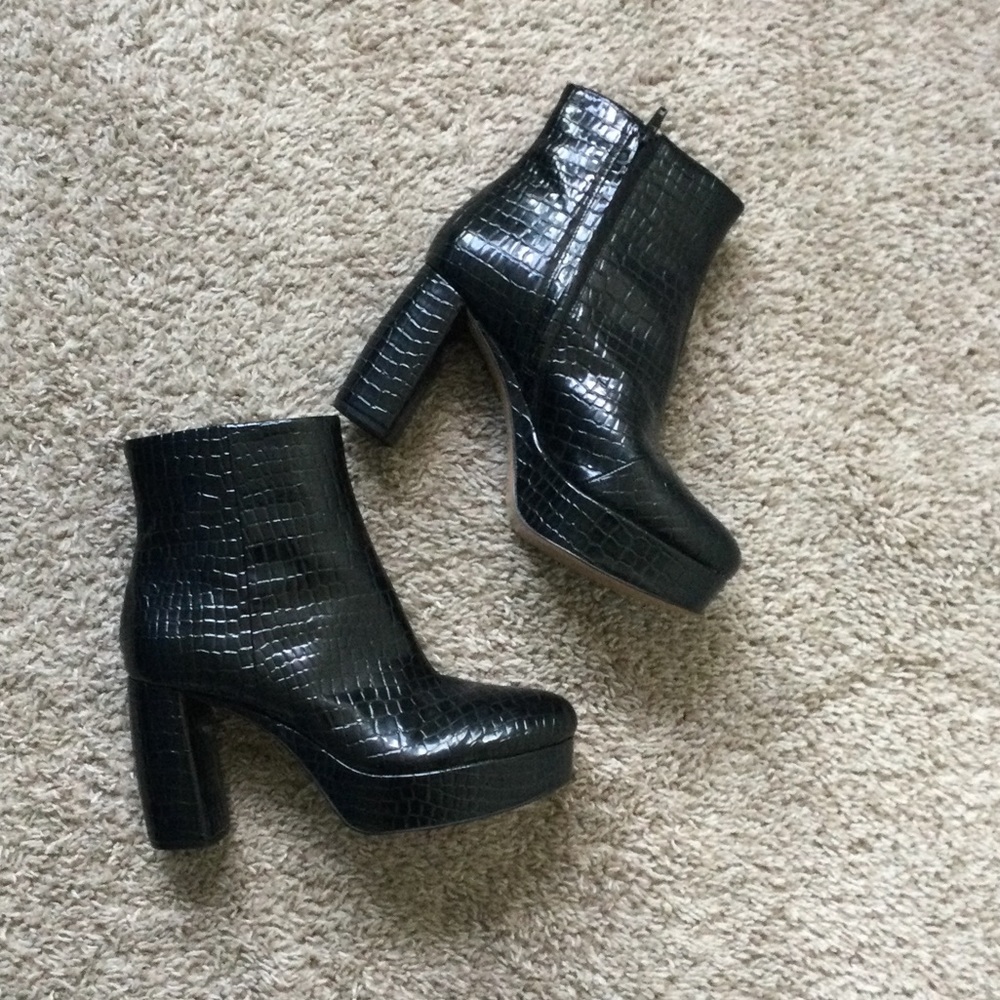 Glossed Faux Crocodile Platform Ankle Boots